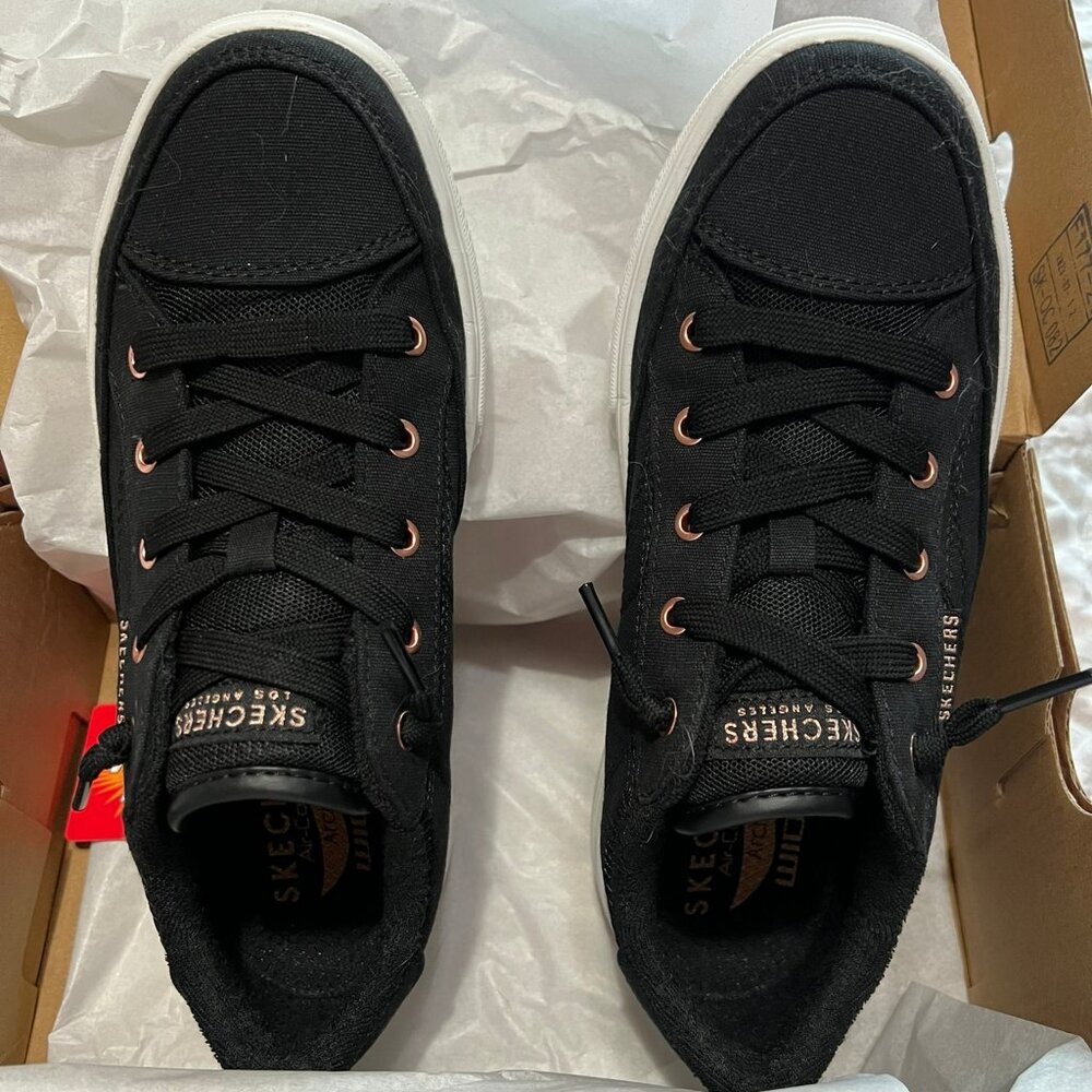 SKECHERS ARCH FIT VEGAN WIDE FIT - BLACK